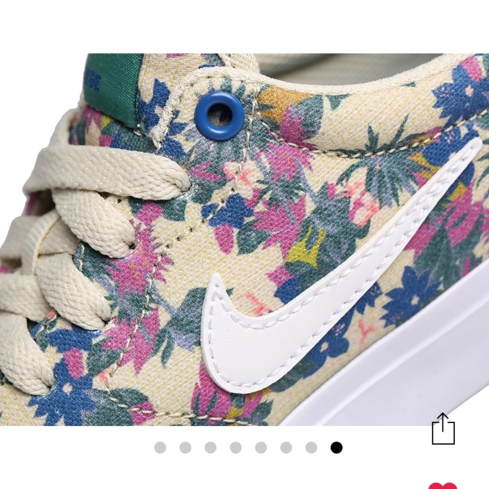 Nike shoes - Picture 6 of 6